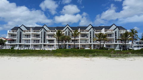 Surfers Horizons - Accommodation Sunshine Coast 0