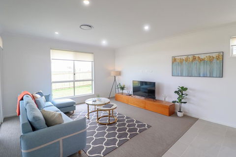 Surfers Paradise At Catherine Hill Bay - Accommodation Sunshine Coast 3