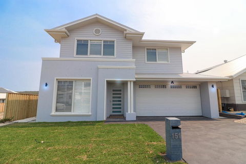Surfers Paradise At Catherine Hill Bay - Accommodation Sunshine Coast 1
