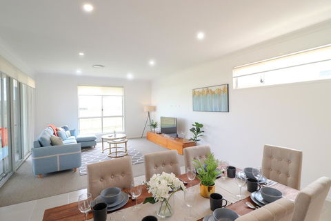 Surfers Paradise At Catherine Hill Bay - Accommodation Sunshine Coast 2