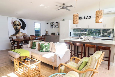 Surfside - Accommodation Sunshine Coast 3