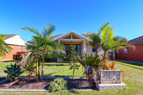 Surfside - Accommodation Sunshine Coast 0