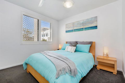 SWIM UP DRIFT APARTMENT 12 South - Accommodation Sunshine Coast 3