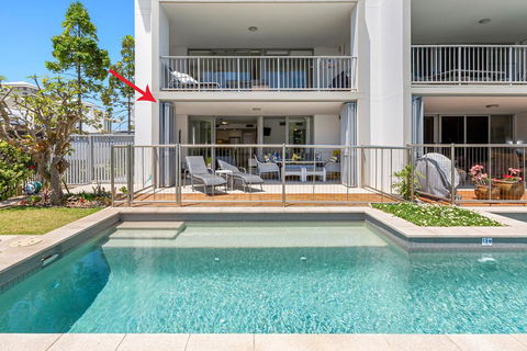 SWIM UP DRIFT APARTMENT 12 South - Accommodation Sunshine Coast 0