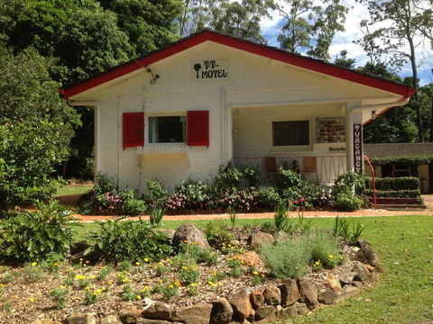 Tall Trees Motel Mountain Retreat - Accommodation Sunshine Coast 3