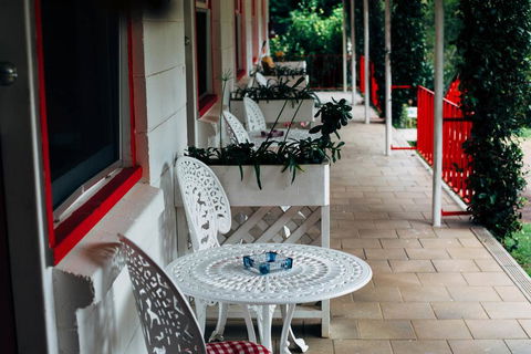 Tall Trees Motel Mountain Retreat - Accommodation Sunshine Coast 2