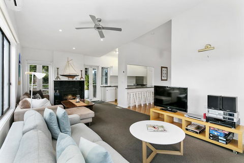 Tallarook Beach House - Very Close To Beach - Accommodation Sunshine Coast 1