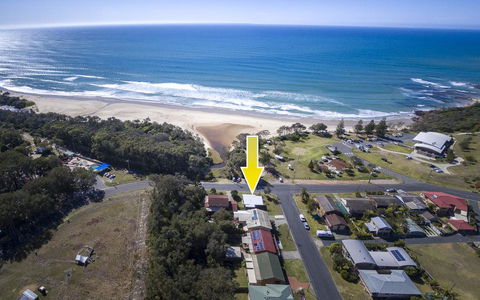 Tallowood Beachfront Cottage - Accommodation Sunshine Coast 1