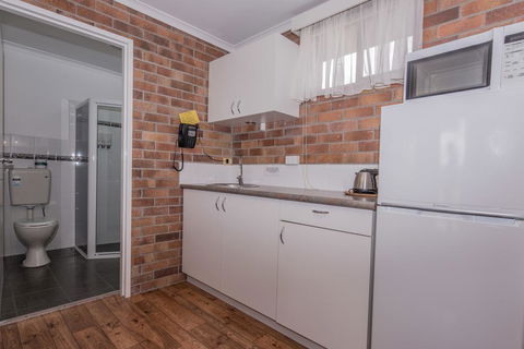 Tally Ho Motor Inn - Accommodation Sunshine Coast 2