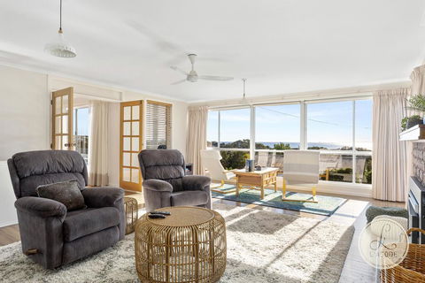 TASSIE SEASIDE SERENITY - L'Abode Accommodation - Accommodation Sunshine Coast 0