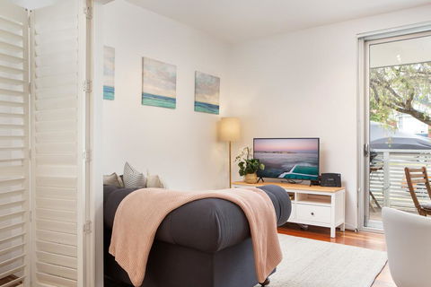 Tasteful Apartment With Balcony In Cammeray - Accommodation Sunshine Coast 1
