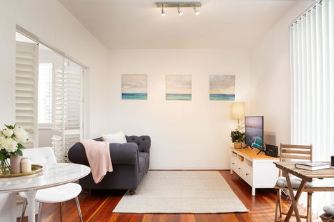 Tasteful Apartment With Balcony In Cammeray - Accommodation Sunshine Coast 0