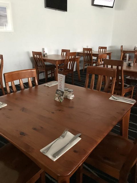 Tea Gardens Motel - Accommodation Sunshine Coast 2