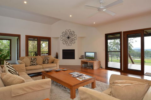 Tellace Wines Homestead - Accommodation Sunshine Coast 2