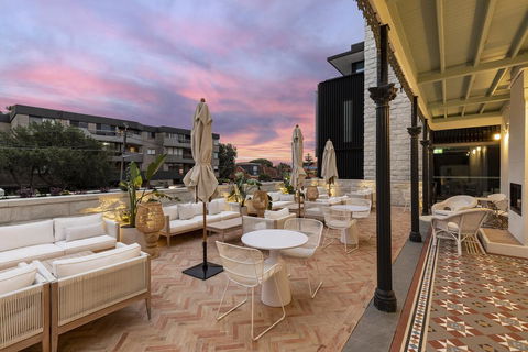 The Albert Mosman - Accommodation Sunshine Coast 2