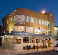 The Alpine Hotel - Accommodation Sunshine Coast