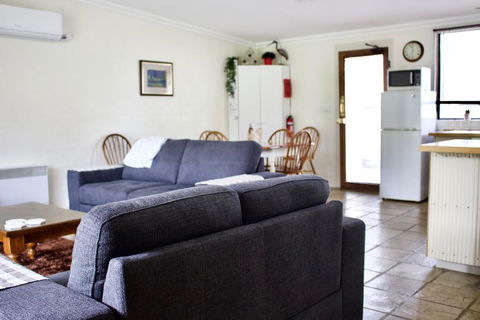 The Apartment - Moyston - Accommodation Sunshine Coast 0