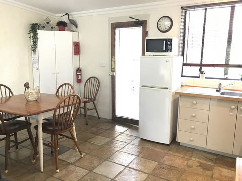 The Apartment - Moyston - Accommodation Sunshine Coast 2