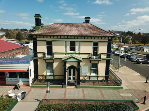 The Bank Guesthouse Glen Innes - Accommodation Sunshine Coast 0