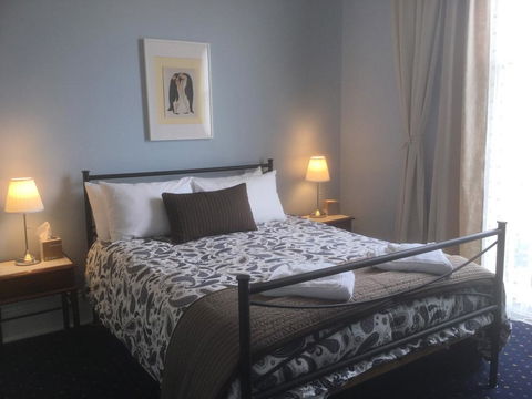 The Bank Guesthouse Glen Innes - Accommodation Sunshine Coast 1