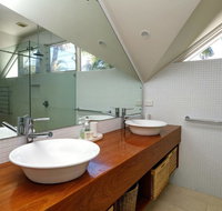THE BEACH HOUSE - Accommodation Sunshine Coast