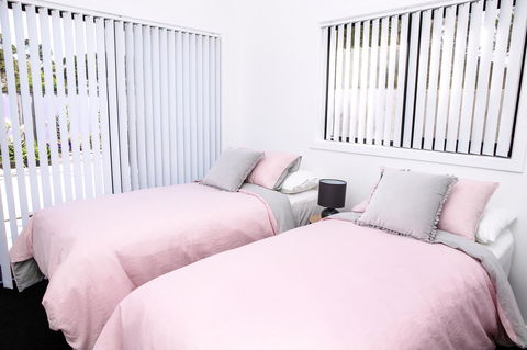 Pearl Hawley Beach - Accommodation Sunshine Coast 28