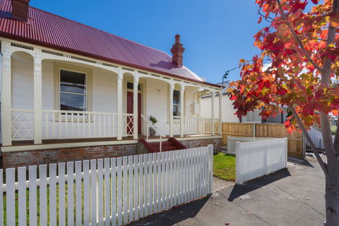 Brampton Cottage - Accommodation Sunshine Coast 5