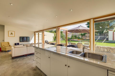 Brampton Cottage - Accommodation Sunshine Coast 18