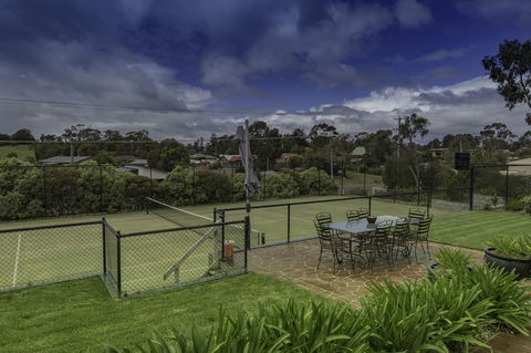 South Arm Luxury Loft - Accommodation Sunshine Coast 3