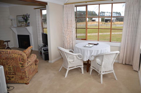 Buttons Cottage For Canyon & Rain Forest Walks With In House Dining - Accommodation Sunshine Coast 12