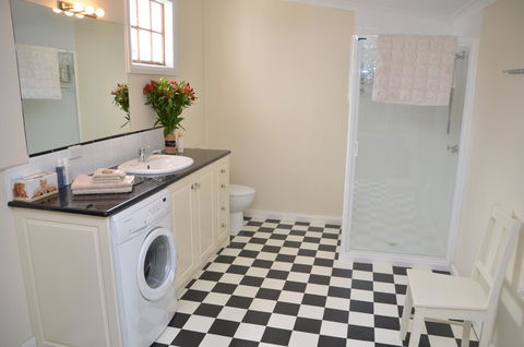 Buttons Cottage For Canyon & Rain Forest Walks With In House Dining - Accommodation Sunshine Coast 23
