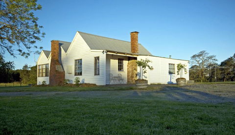Buttons Cottage For Canyon & Rain Forest Walks With In House Dining - Accommodation Sunshine Coast 0