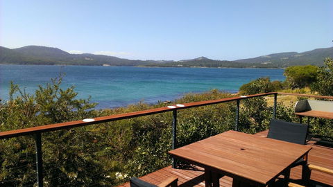 Larus Waterfront Cottage - Accommodation Sunshine Coast 12