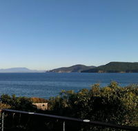 Larus Waterfront Cottage - Accommodation Sunshine Coast