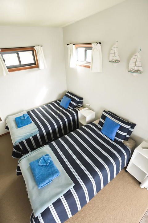 Larus Waterfront Cottage - Accommodation Sunshine Coast 6