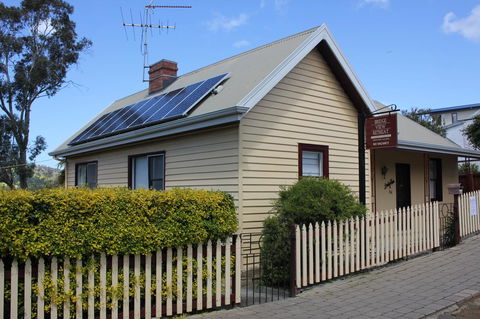 Bridge View Retreat - Accommodation Sunshine Coast 0