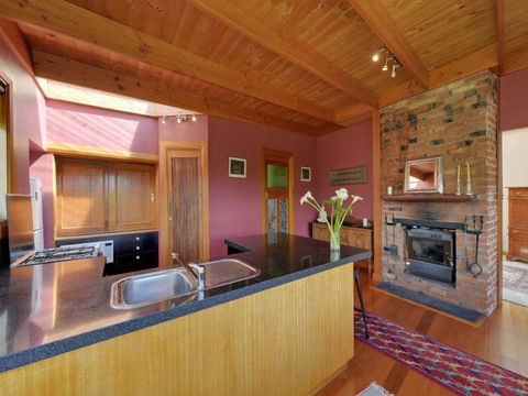 Bridge View Retreat - Accommodation Sunshine Coast 37