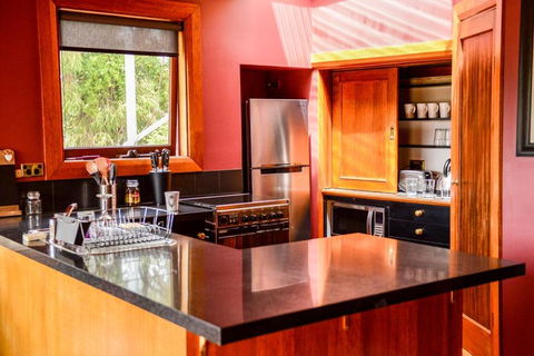 Bridge View Retreat - Accommodation Sunshine Coast 30