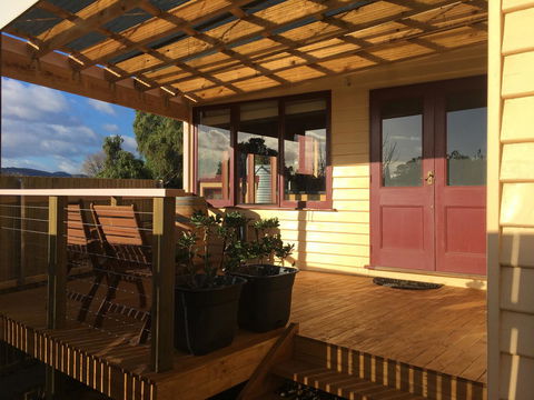 Bridge View Retreat - Accommodation Sunshine Coast 5