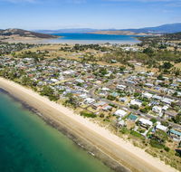 Aqua Beachfront - Accommodation Sunshine Coast