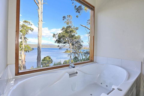 Stewarts Bay Lodge - Accommodation Sunshine Coast 14