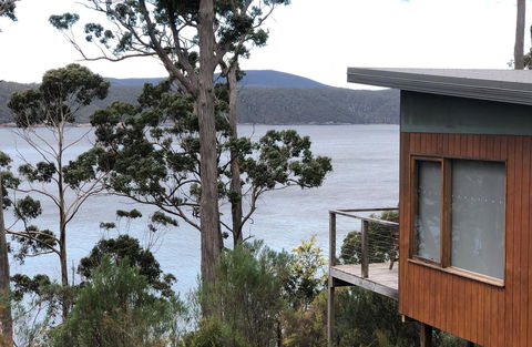 Stewarts Bay Lodge - Accommodation Sunshine Coast 0