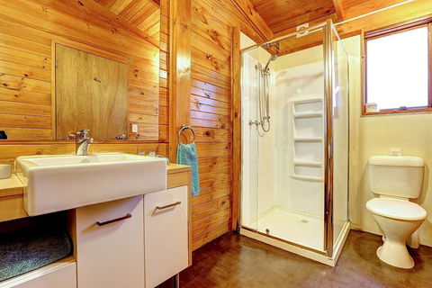 Stewarts Bay Lodge - Accommodation Sunshine Coast 38