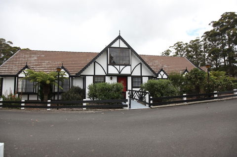 The Fox And Hounds Historic Hotel - Accommodation Sunshine Coast 22
