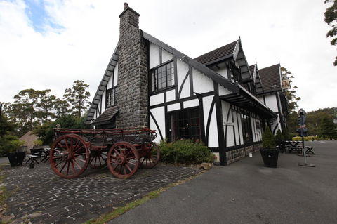 The Fox And Hounds Historic Hotel - Accommodation Sunshine Coast 32