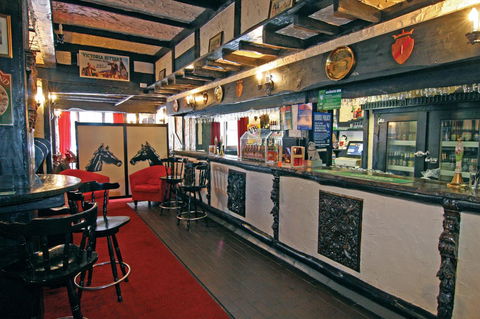 The Fox And Hounds Historic Hotel - Accommodation Sunshine Coast 33