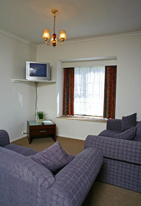 The Fox And Hounds Historic Hotel - Accommodation Sunshine Coast 24
