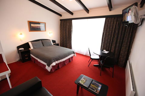 The Fox And Hounds Historic Hotel - Accommodation Sunshine Coast 16