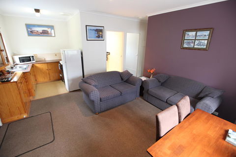 The Fox And Hounds Historic Hotel - Accommodation Sunshine Coast 18