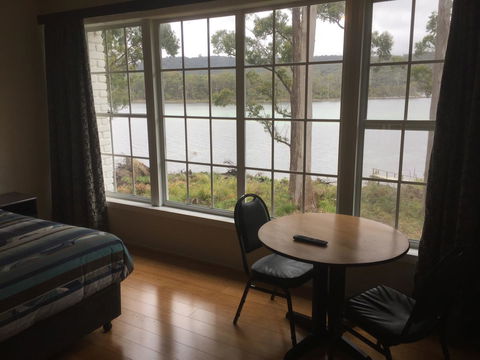 The Fox And Hounds Historic Hotel - Accommodation Sunshine Coast 5